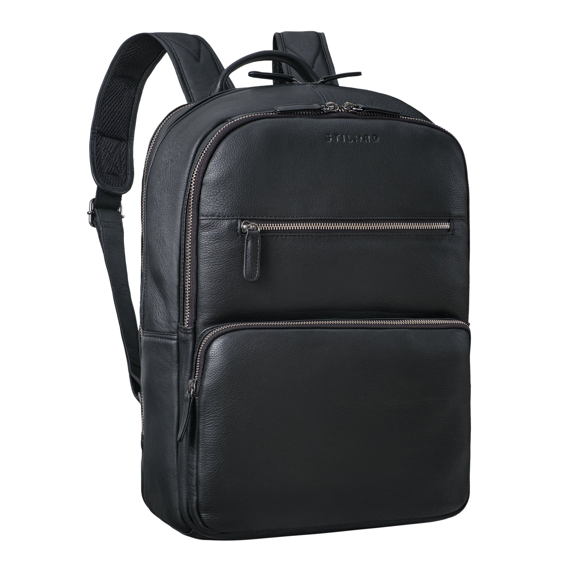 Rucksack Schwarz Groß aus der schrägen Frontalperspektive